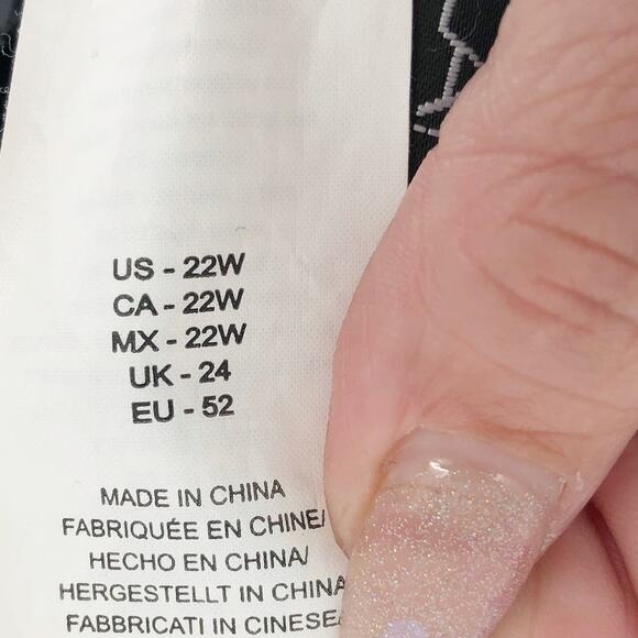 LA BLANCA Island Goddess One Piece Swimsuit 22W Black Multi-Strap Cross-Back - Picture 8 of 11